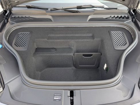 New 2026 Porsche Macan Electric image 27