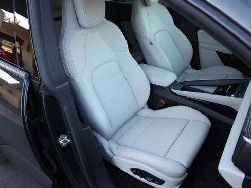 Used 2025 Porsche Macan 4 Electric AWD/4WD image 47