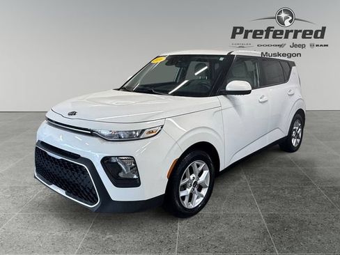 Used 2020 Kia Soul S FWD image 10