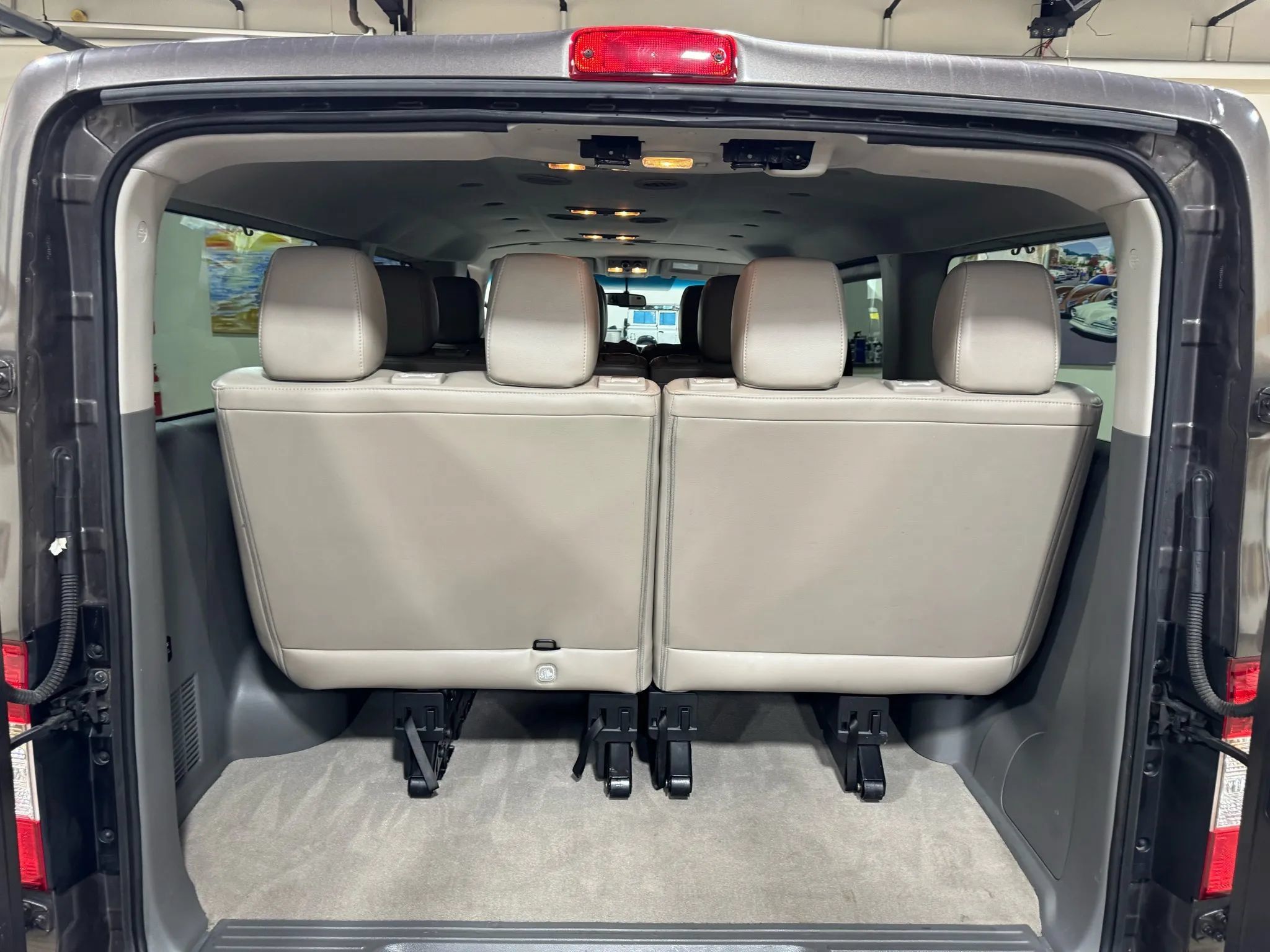 Used 2018 Nissan NV 3500 SL RWD image 27