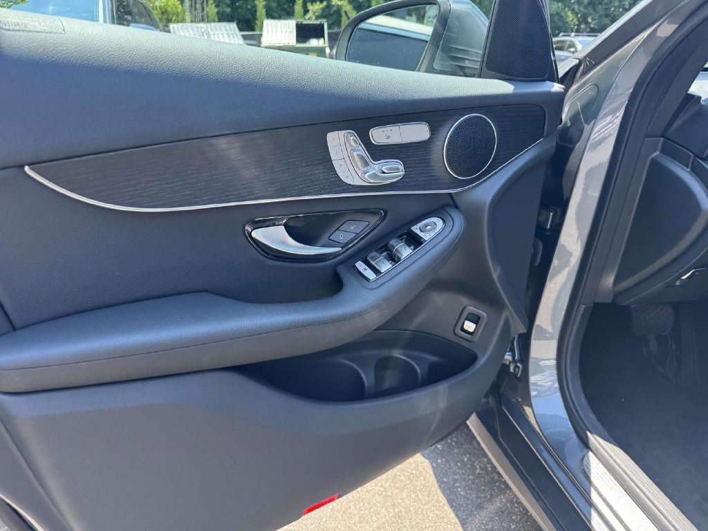 Used 2022 Mercedes-Benz GLC 300 4MATIC image 15