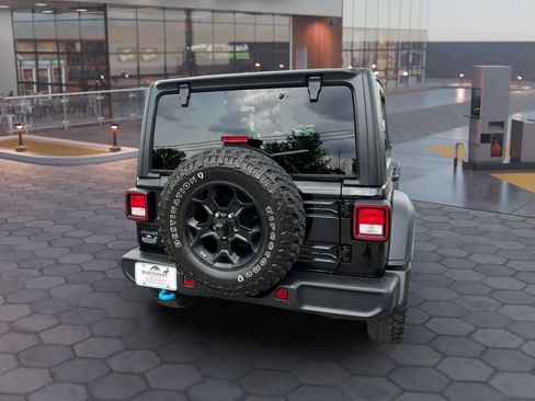 Used 2023 Jeep Wrangler Unlimited w/ Cold Weather Group AWD/4WD image 7