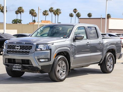 Used 2025 Nissan Frontier SV w/ SV Convenience Package RWD image 3