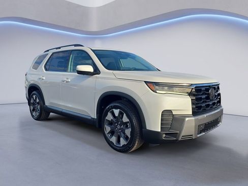 New 2026 Honda Pilot Touring image 7