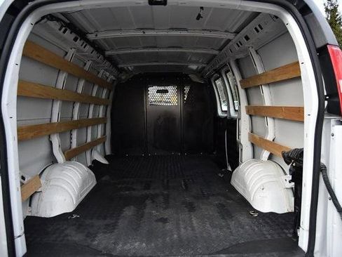 Used 2024 GMC Savana 2500 w/ Driver Convenience Package image 19