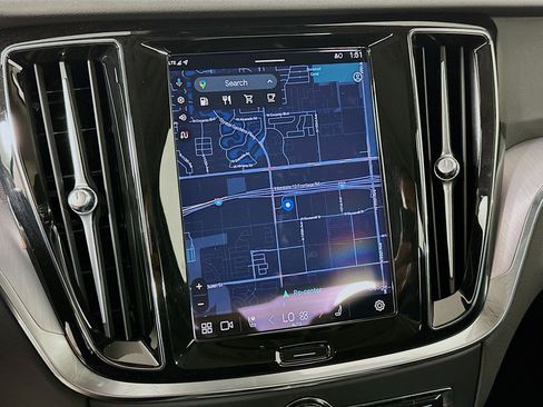 Used 2025 Volvo S60 B5 Core image 21