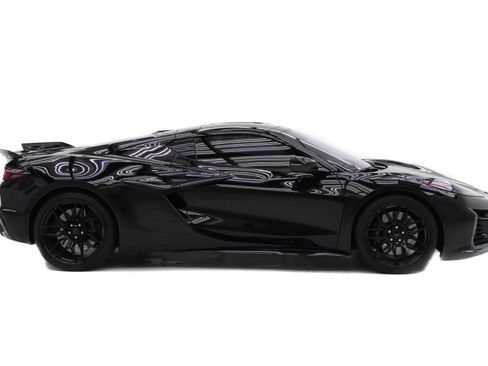 Used 2025 Chevrolet Corvette Z06 w/ Stealth Interior Trim Package image 4