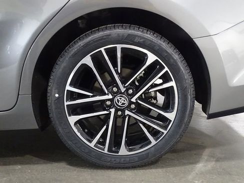 Used 2025 Toyota Camry XLE FWD image 45