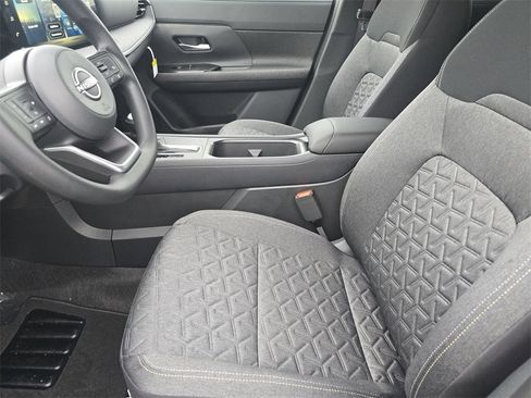 Used 2026 Nissan Kicks SV w/ SV Premium Package FWD image 12