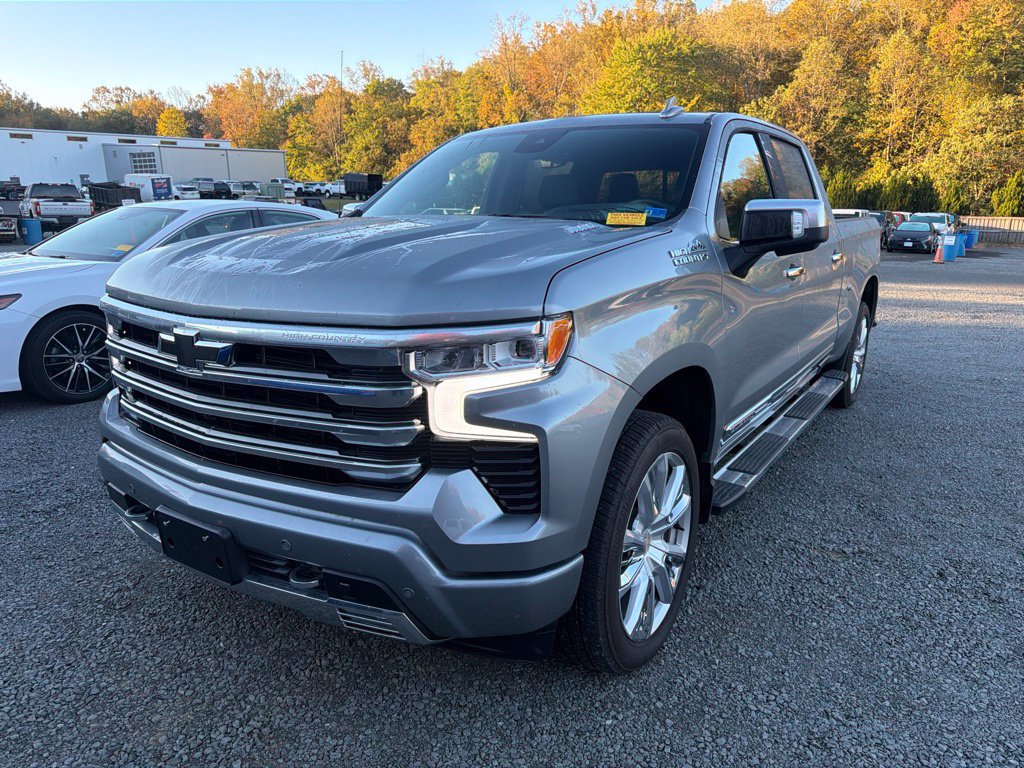 Used 2026 Chevrolet Silverado 1500 High Country w/ High Country Premium Package AWD/4WD image 3