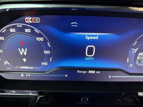 Used 2024 Chevrolet Silverado 3500 LTZ w/ LTZ Convenience Package image 19