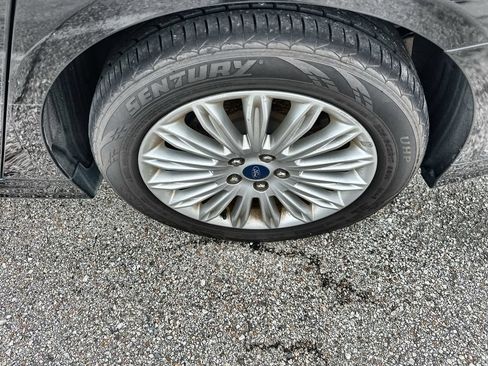 Used 2014 Ford Fusion SE w/ Equipment Group 502A FWD image 4