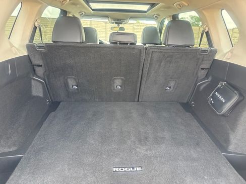 Certified 2023 Nissan Rogue SV w/ SV Premium B Package FWD image 32