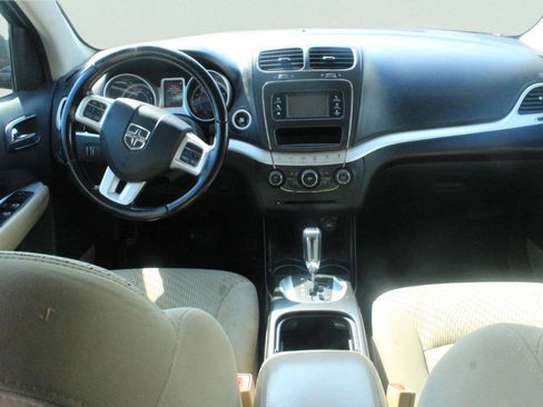 Used 2018 Dodge Journey SE image 6