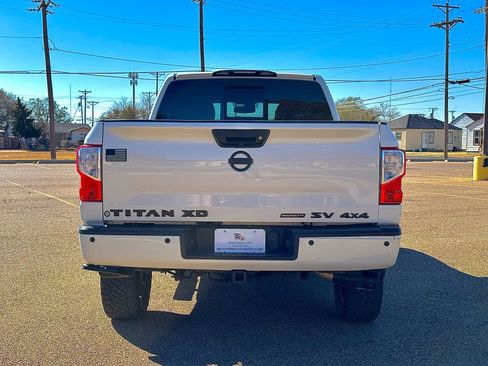 Used 2019 Nissan Titan SV w/ SV Convenience Package image 7