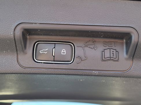 Certified 2025 Ford Explorer Active RWD image 32