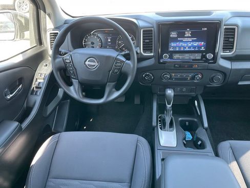 Certified 2023 Nissan Frontier SV AWD/4WD image 8