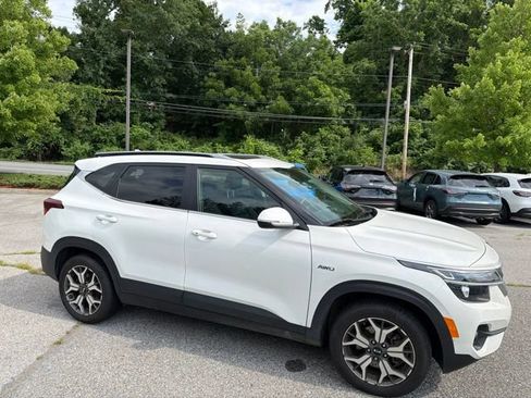 Used 2021 Kia Seltos EX AWD/4WD image 5