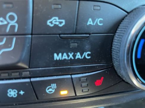 Used 2022 Ford Maverick Lariat w/ Lariat Luxury Package image 16