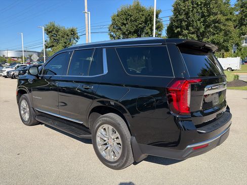 Used 2022 GMC Yukon SLT w/ SLT Premium Package AWD/4WD image 2