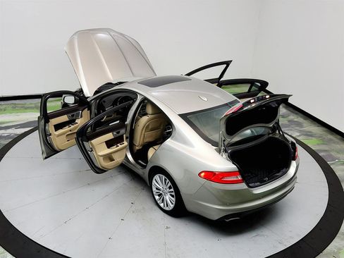 Used 2012 Jaguar XF Portfolio RWD image 41