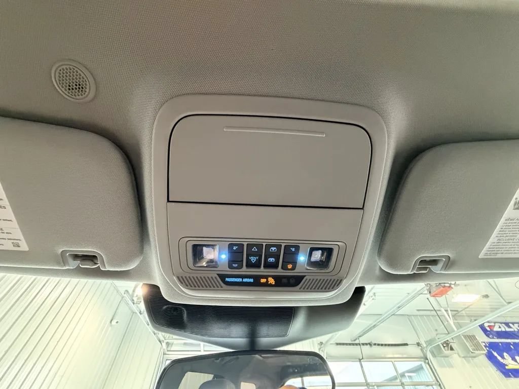 Used 2024 Ford Explorer XLT w/ Equipment Group 202A AWD/4WD image 21