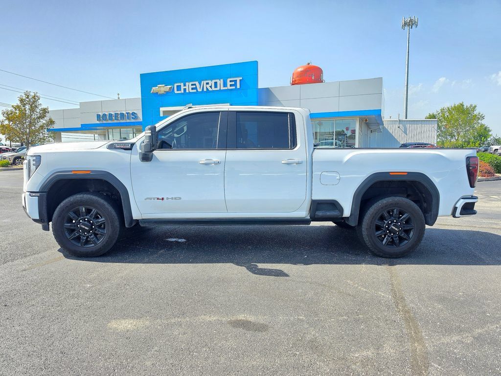 Used 2024 GMC Sierra 2500 AT4 w/ AT4 Premium Plus Package AWD/4WD image 3