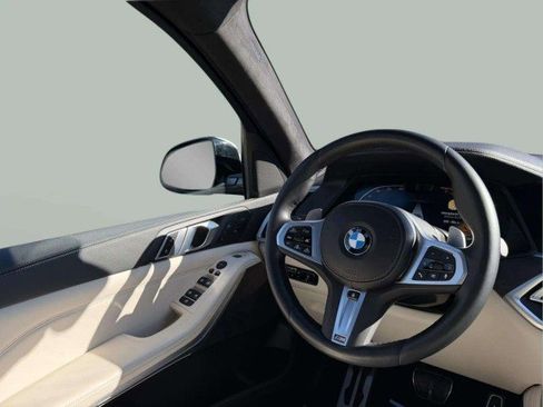 Used 2022 BMW X5 xDrive40i w/ M Sport Package image 12