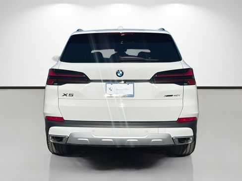 New 2026 BMW X5 xDrive40i w/ Parking Assistance Package image 4