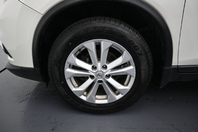 Used 2016 Nissan Rogue SV w/ SV Premium Package AWD/4WD image 9