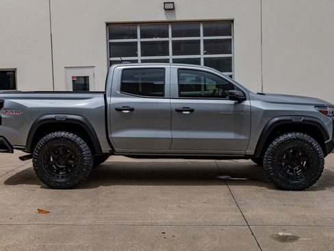 Used 2025 Chevrolet Colorado Trail Boss AWD/4WD image 11