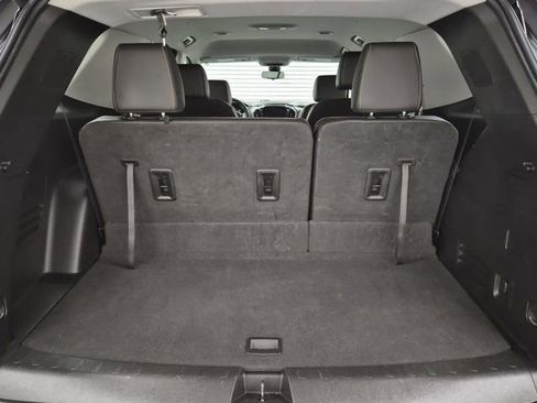 Used 2020 Chevrolet Traverse LT w/ LT Premium Package FWD image 9
