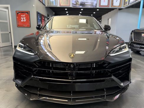 Used 2025 Lamborghini Urus SE AWD/4WD image 2