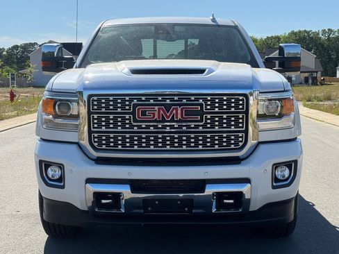 Used 2019 GMC Sierra 2500 Denali w/ Duramax Plus Package image 6