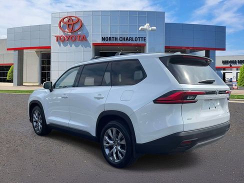 Used 2024 Toyota Grand Highlander AWD image 5