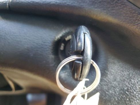 Used 2019 Jeep Cherokee Latitude w/ Popular Appearance Group image 32