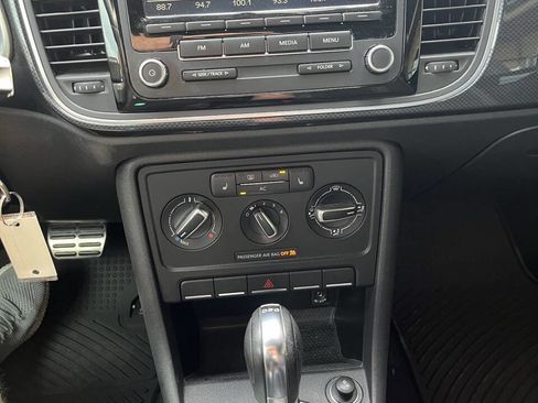 Used 2012 Volkswagen Beetle 2.0T image 11