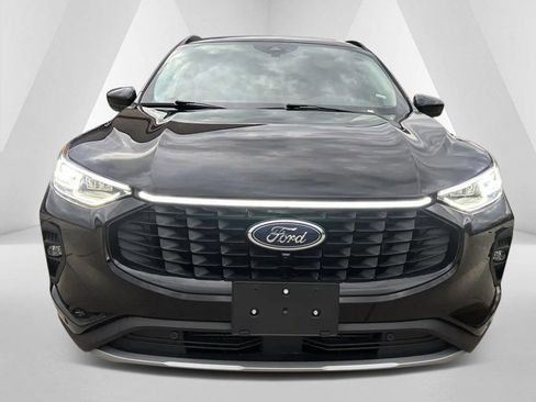 Used 2024 Ford Escape Platinum image 2