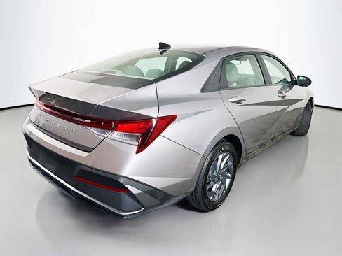 Certified 2024 Hyundai Elantra SEL image 7