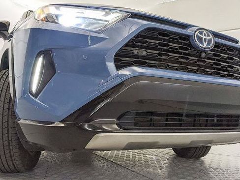 Used 2022 Toyota RAV4 XSE AWD/4WD image 23