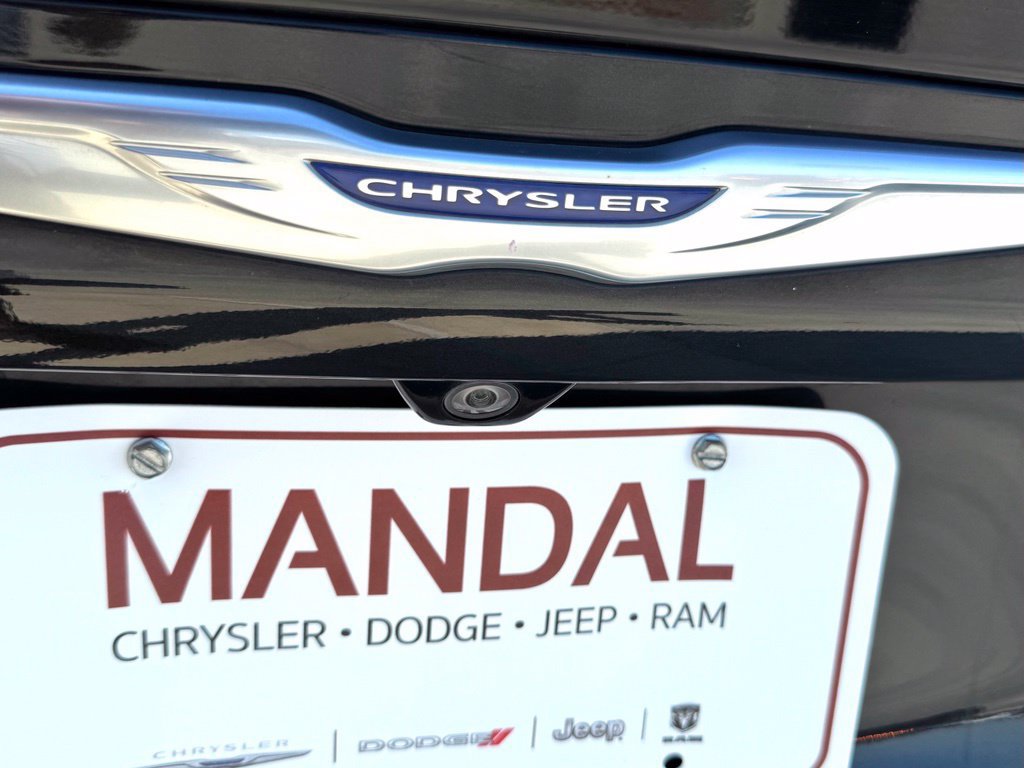 Used 2020 Chrysler Pacifica Limited FWD image 44