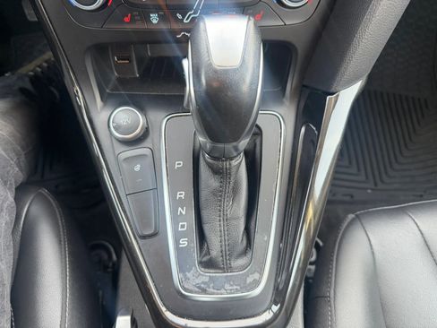 Used 2017 Ford Focus Titanium image 21