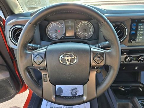 Used 2017 Toyota Tacoma 4x4 Double Cab image 30
