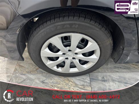 Used 2024 Toyota Corolla LE FWD image 40
