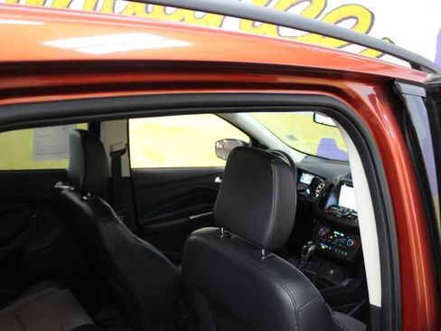 Used 2019 Ford Escape Titanium AWD/4WD image 10