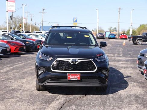 Used 2023 Toyota Highlander L image 4