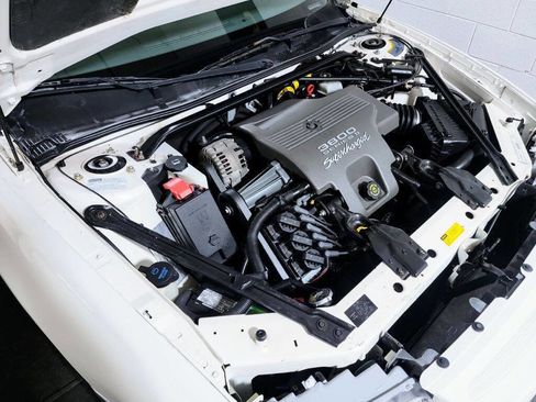 Used 2001 Buick Regal GS w/ Prestige Pkg image 35