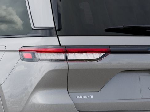 New 2026 Jeep Grand Cherokee Limited AWD/4WD image 35