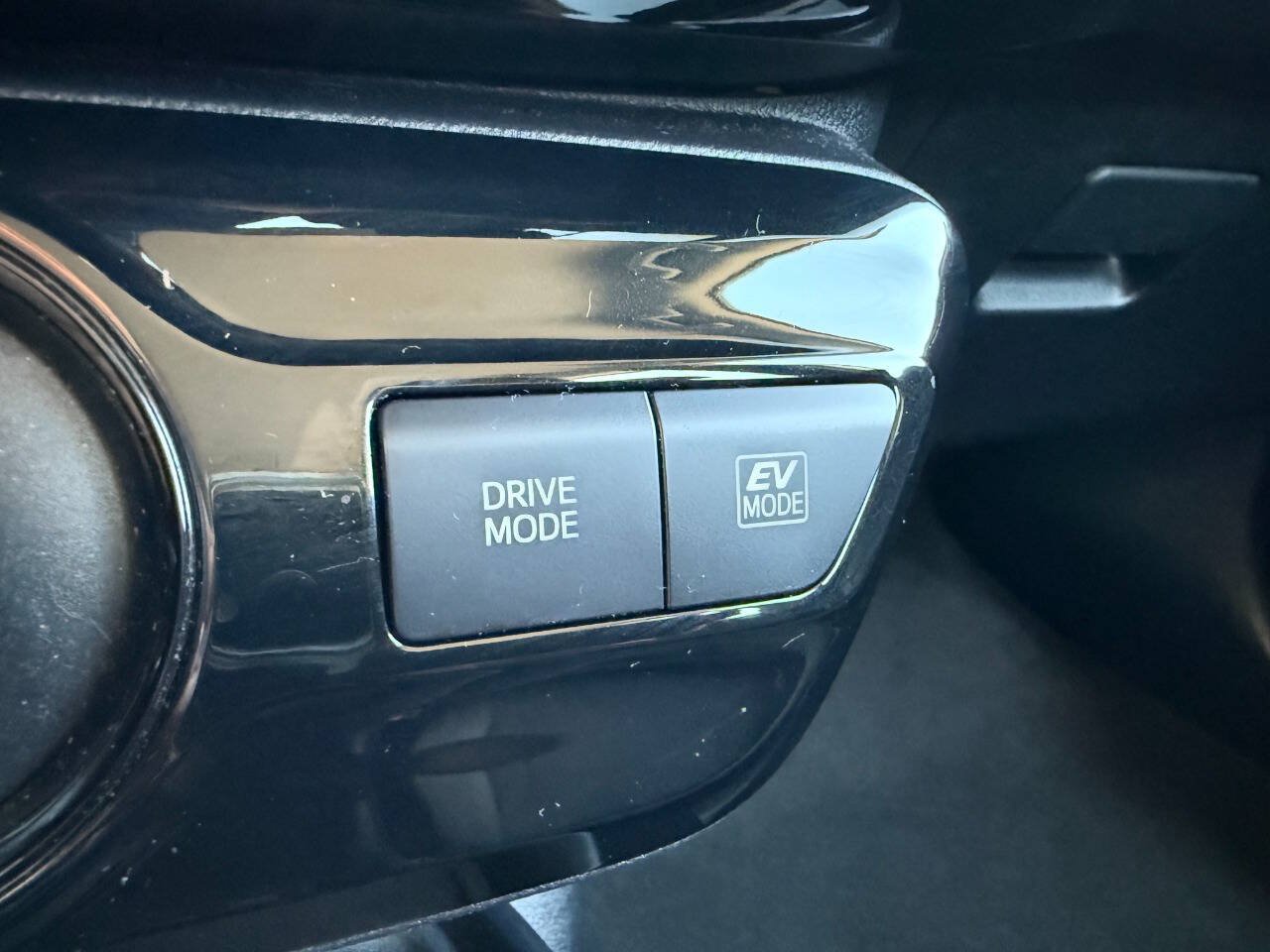 Used 2019 Toyota Prius L Eco FWD image 44