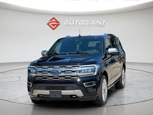 Used 2023 Ford Expedition Platinum AWD/4WD image 2